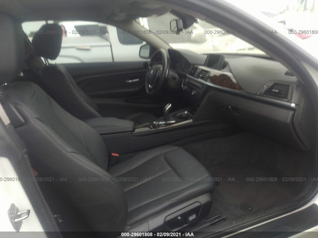 Photo 4 VIN: WBA3N7C55FK225295 - BMW 4 