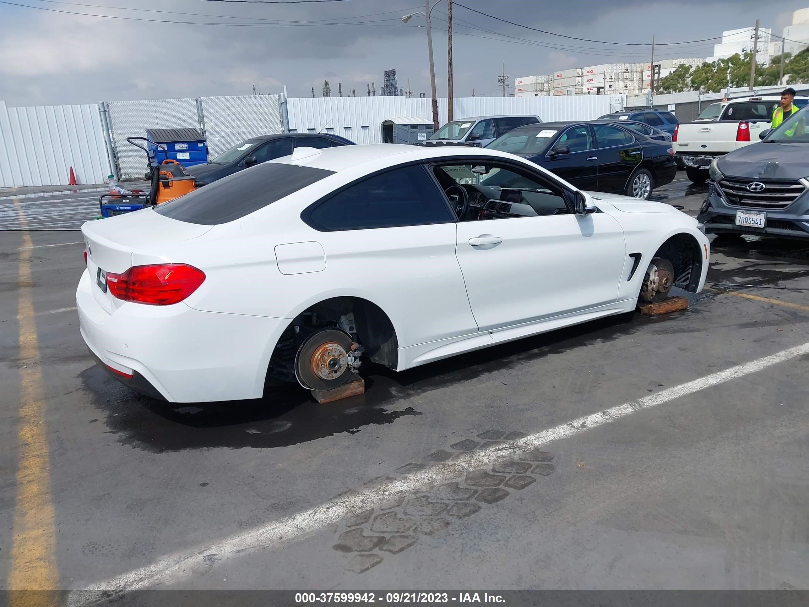 Photo 3 VIN: WBA3N7C58GK226961 - BMW 4ER 