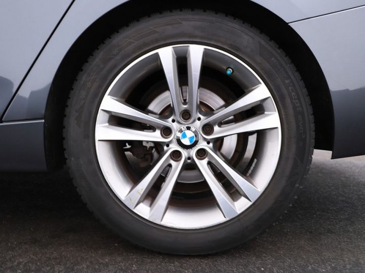 Photo 23 VIN: WBA3X11000D708378 - BMW 320 