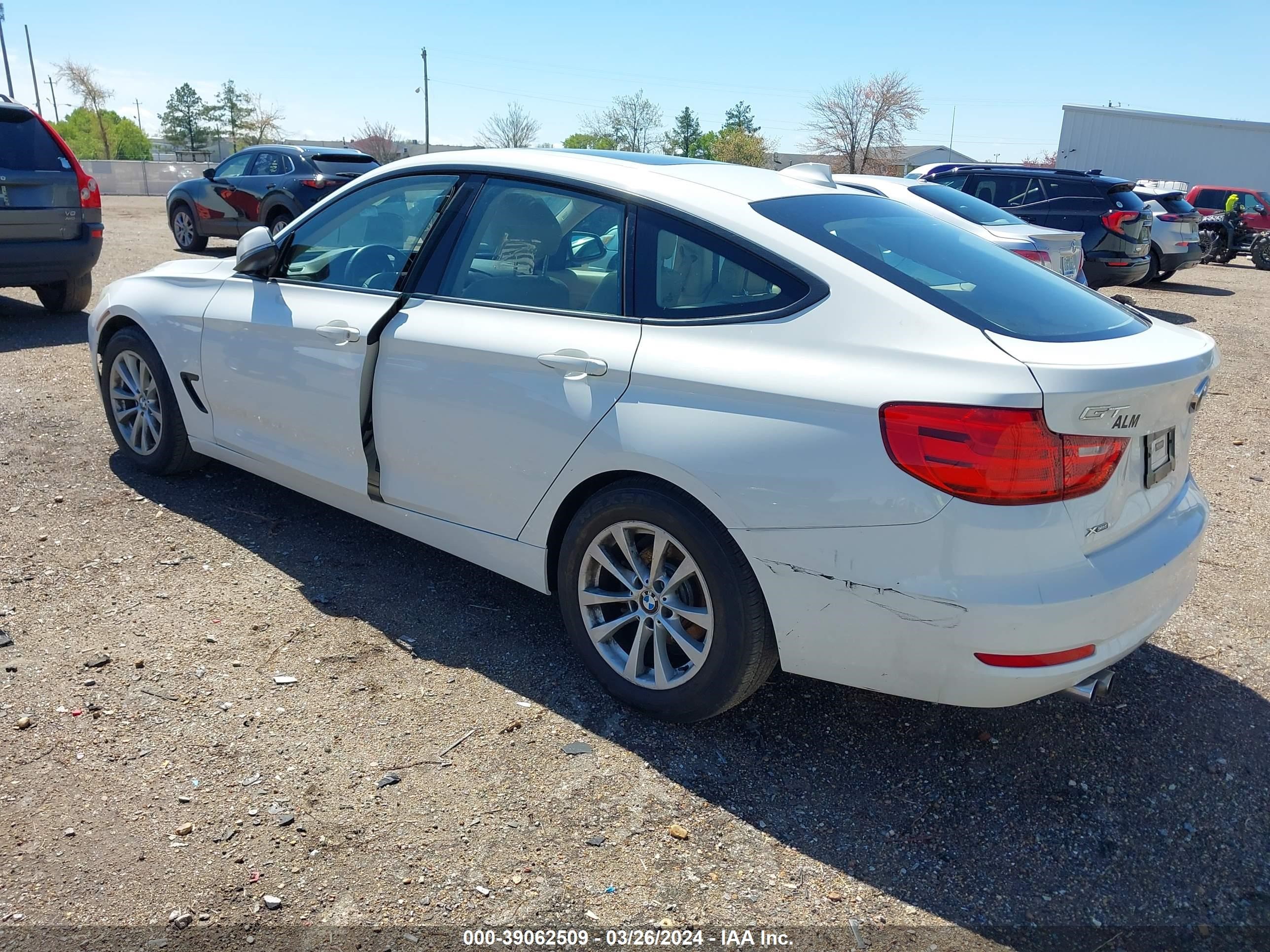 Photo 2 VIN: WBA3X5C54FD562091 - BMW 3ER 