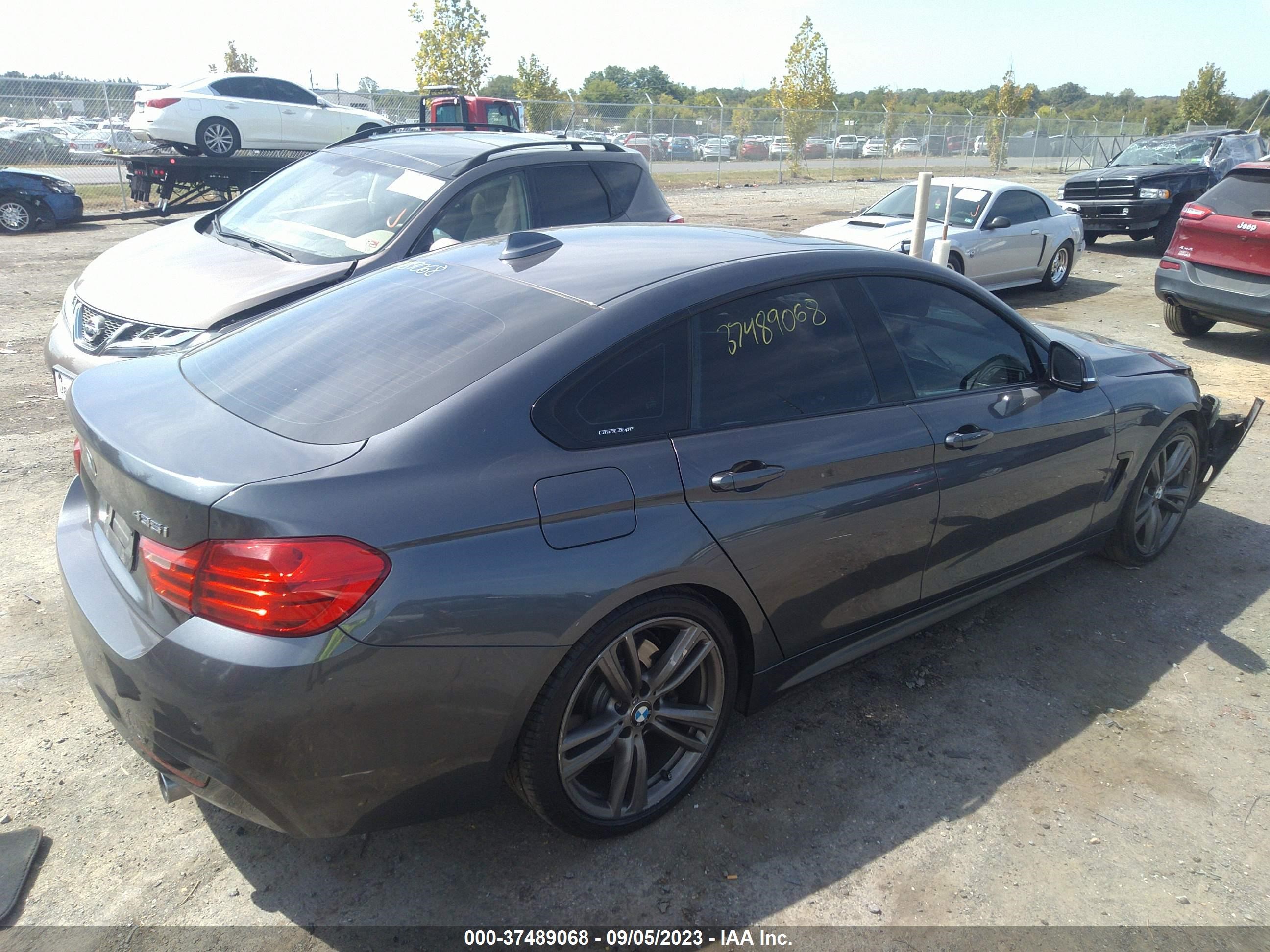 Photo 3 VIN: WBA4B1C59GG243362 - BMW 4ER 