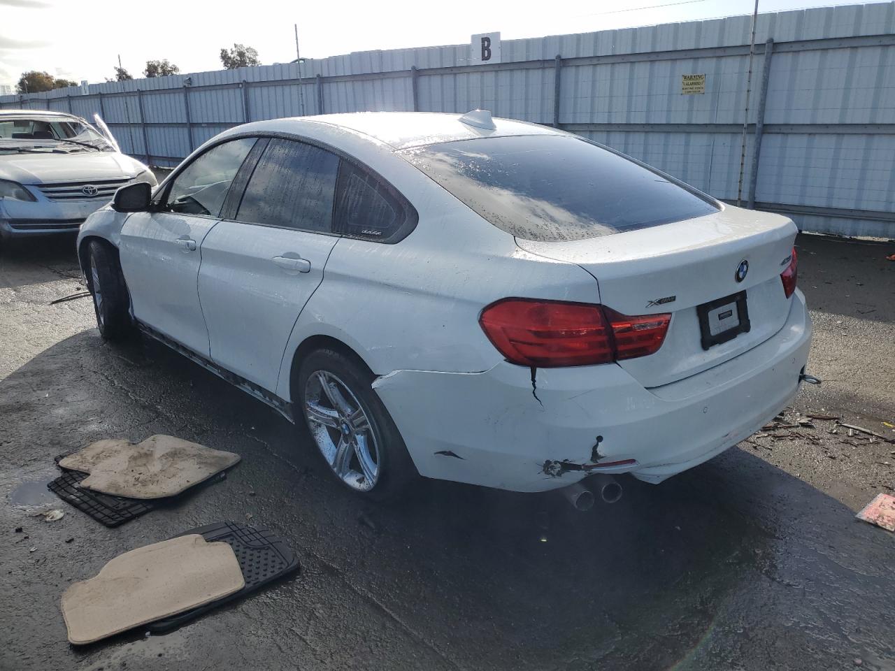 Photo 1 VIN: WBA4C9C57FD330804 - BMW 4ER 