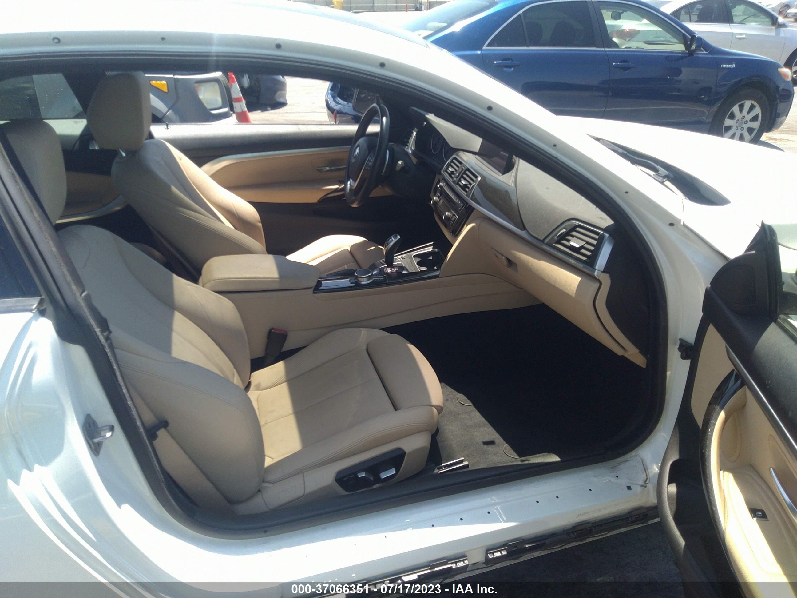 Photo 4 VIN: WBA4W3C5XKAF93467 - BMW 4ER 