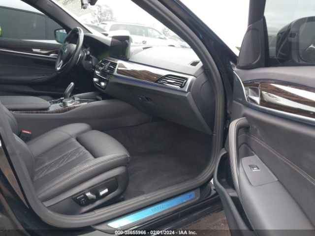 Photo 4 VIN: WBA53BH09MCF54560 - BMW 530I 