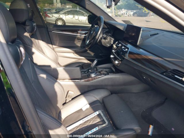 Photo 4 VIN: WBA53BH09MCF88045 - BMW 530I 