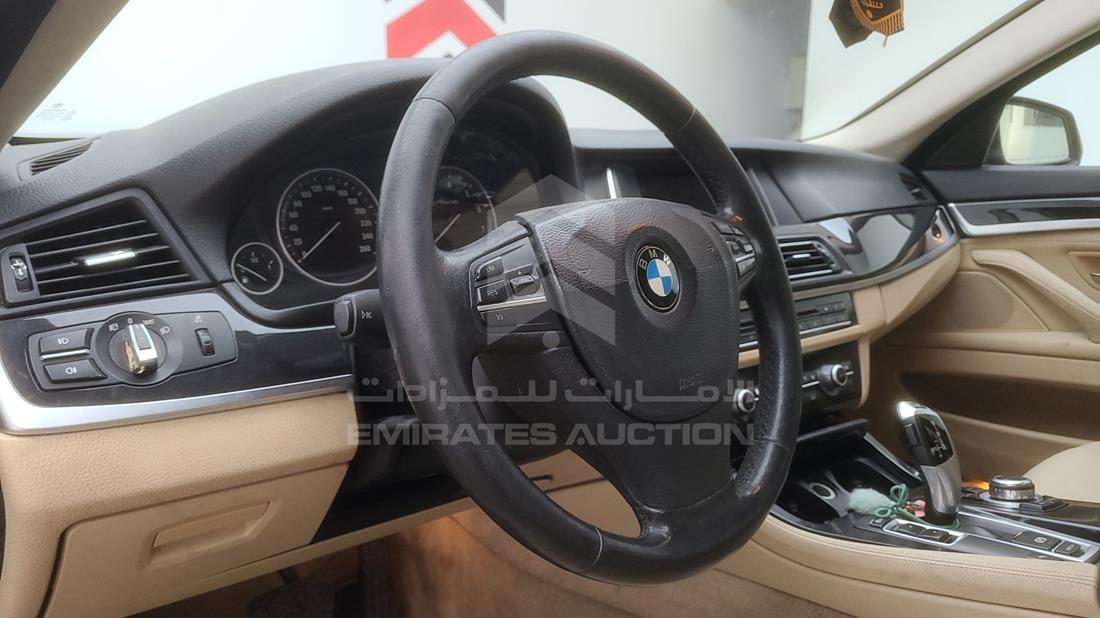 Photo 11 VIN: WBA5A3107ED739186 - BMW 520 