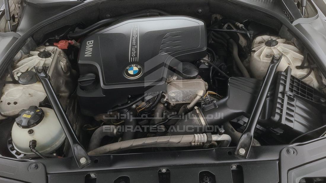 Photo 38 VIN: WBA5A5109FD796227 - BMW 528 