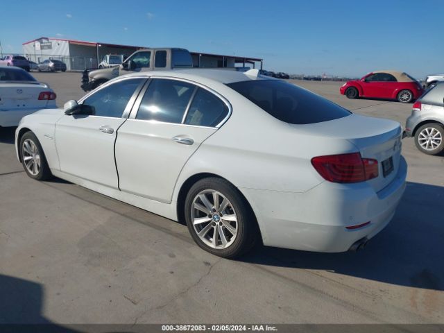 Photo 2 VIN: WBA5A5C50GG348449 - BMW 528I 