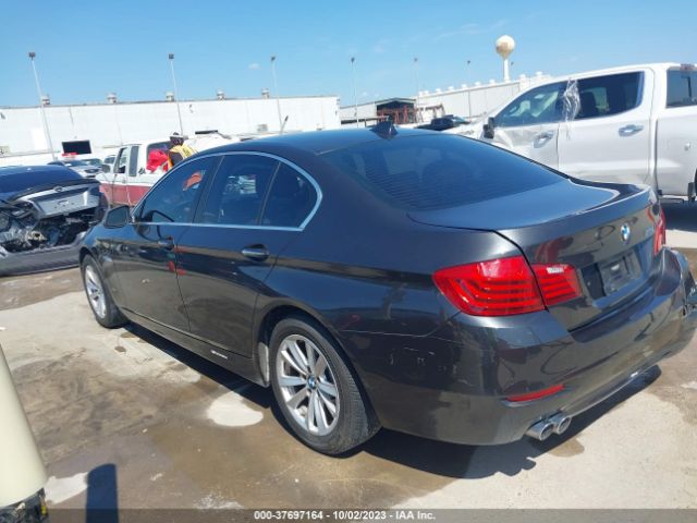 Photo 2 VIN: WBA5A5C50GG348466 - BMW 528I 