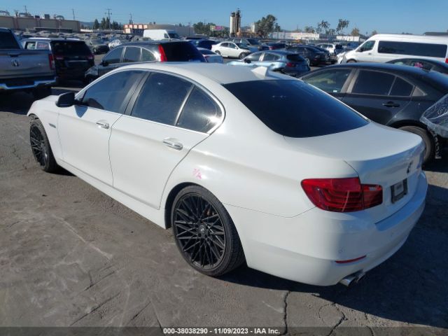 Photo 2 VIN: WBA5A5C50GG348676 - BMW 528I 