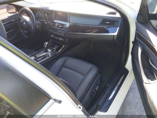 Photo 4 VIN: WBA5A5C50GG348676 - BMW 528I 