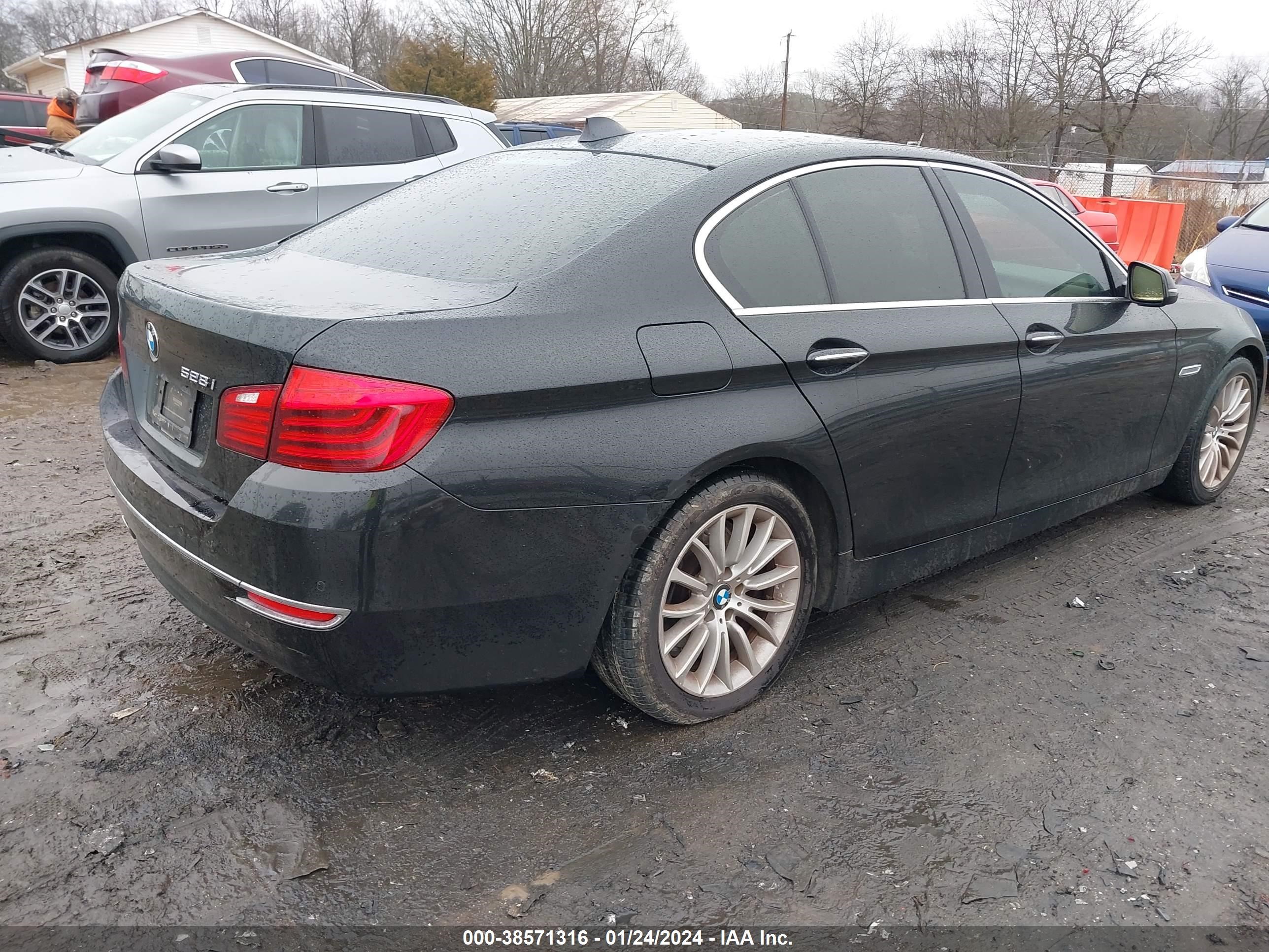 Photo 3 VIN: WBA5A5C52ED500973 - BMW 5ER 