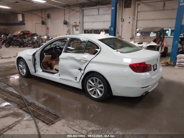 Photo 2 VIN: WBA5A5C53FD513300 - BMW 528I 