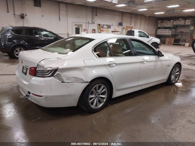 Photo 3 VIN: WBA5A5C53FD513300 - BMW 528I 