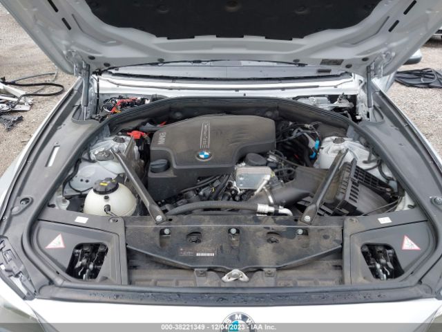 Photo 9 VIN: WBA5A5C54FD513421 - BMW 528I 