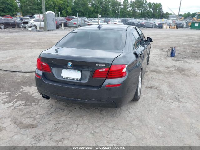 Photo 3 VIN: WBA5A5C55FD516361 - BMW 528I 