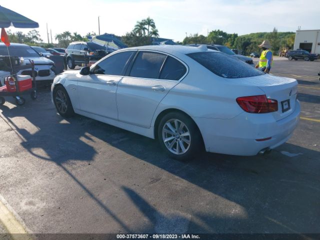 Photo 2 VIN: WBA5A5C56FD513601 - BMW 528I 