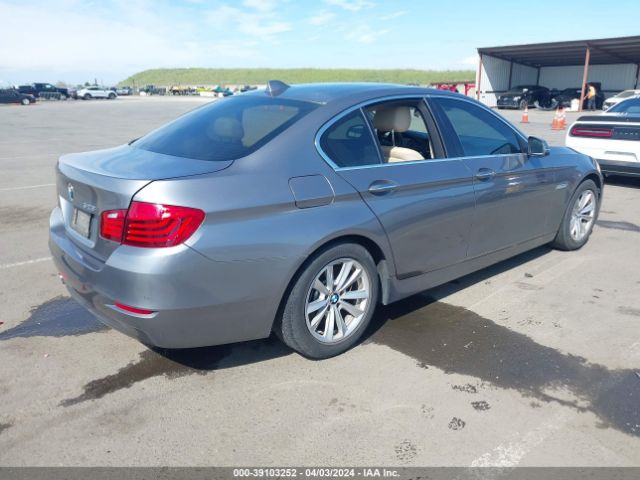 Photo 3 VIN: WBA5A5C57GG351879 - BMW 528I 