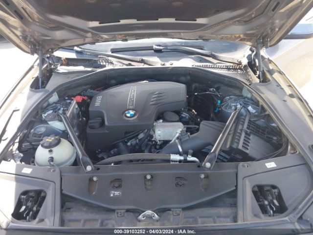 Photo 9 VIN: WBA5A5C57GG351879 - BMW 528I 