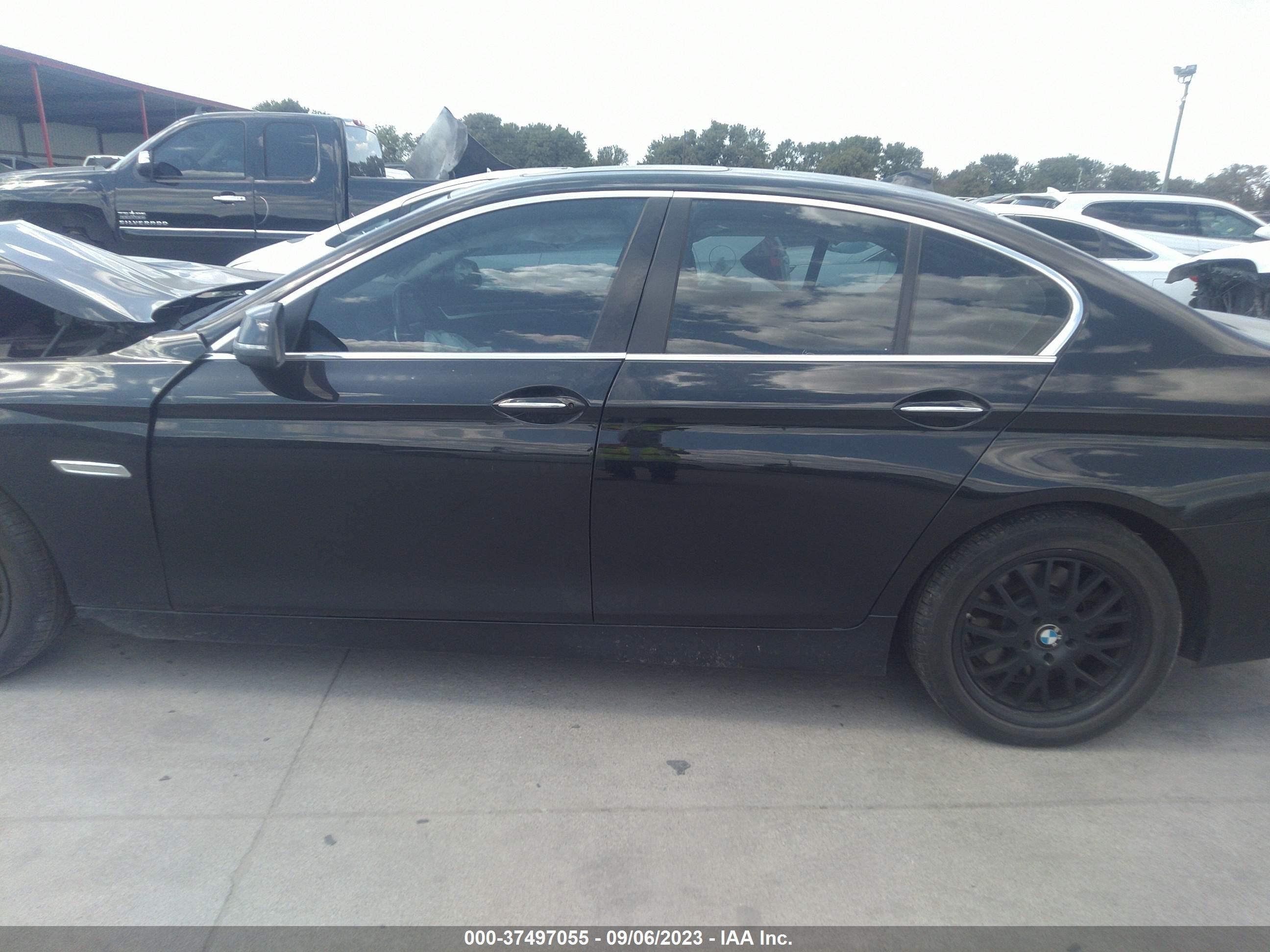 Photo 14 VIN: WBA5A5C58GG347954 - BMW 5ER 