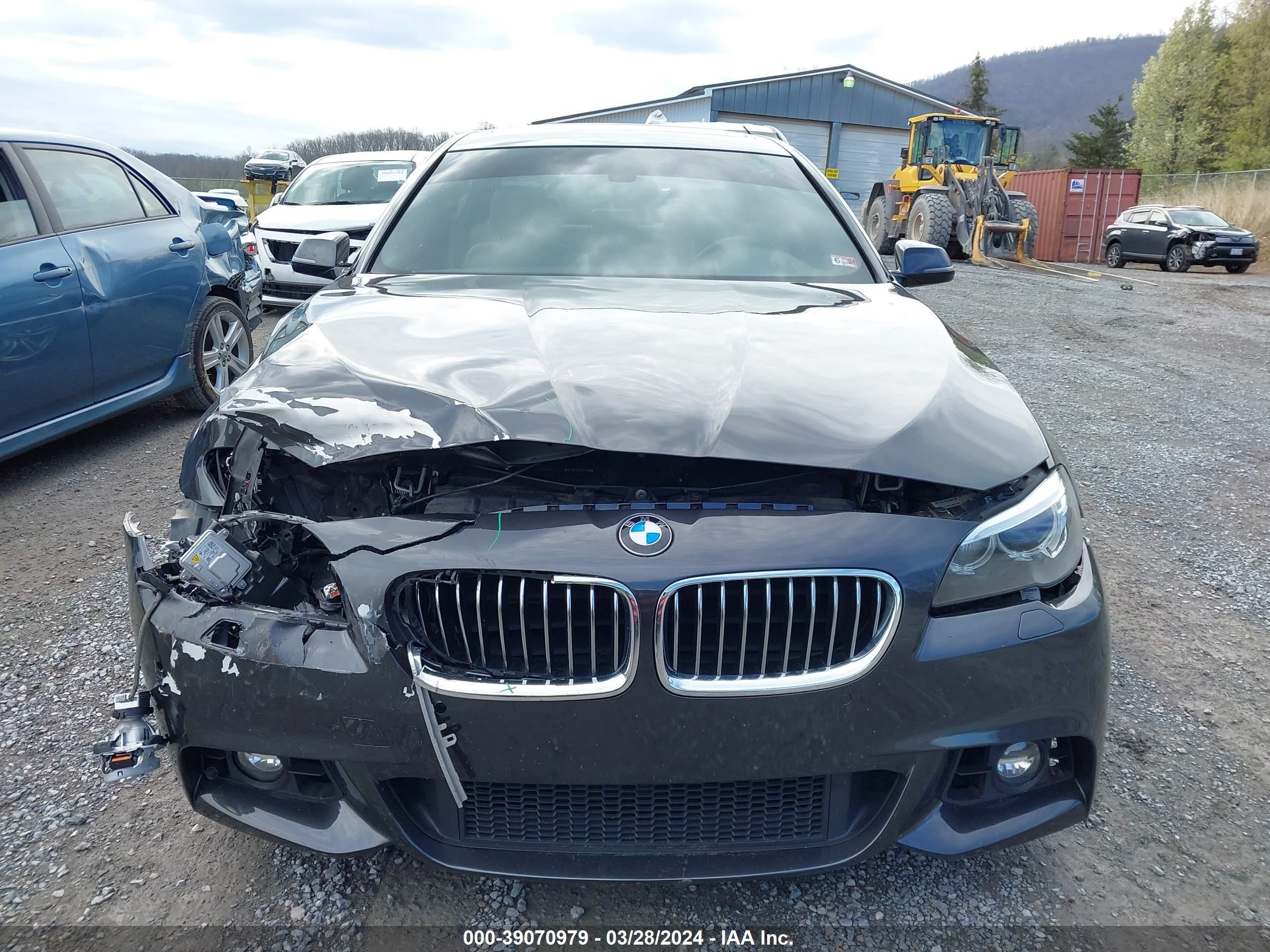 Photo 12 VIN: WBA5B1C51ED481807 - BMW 5ER 