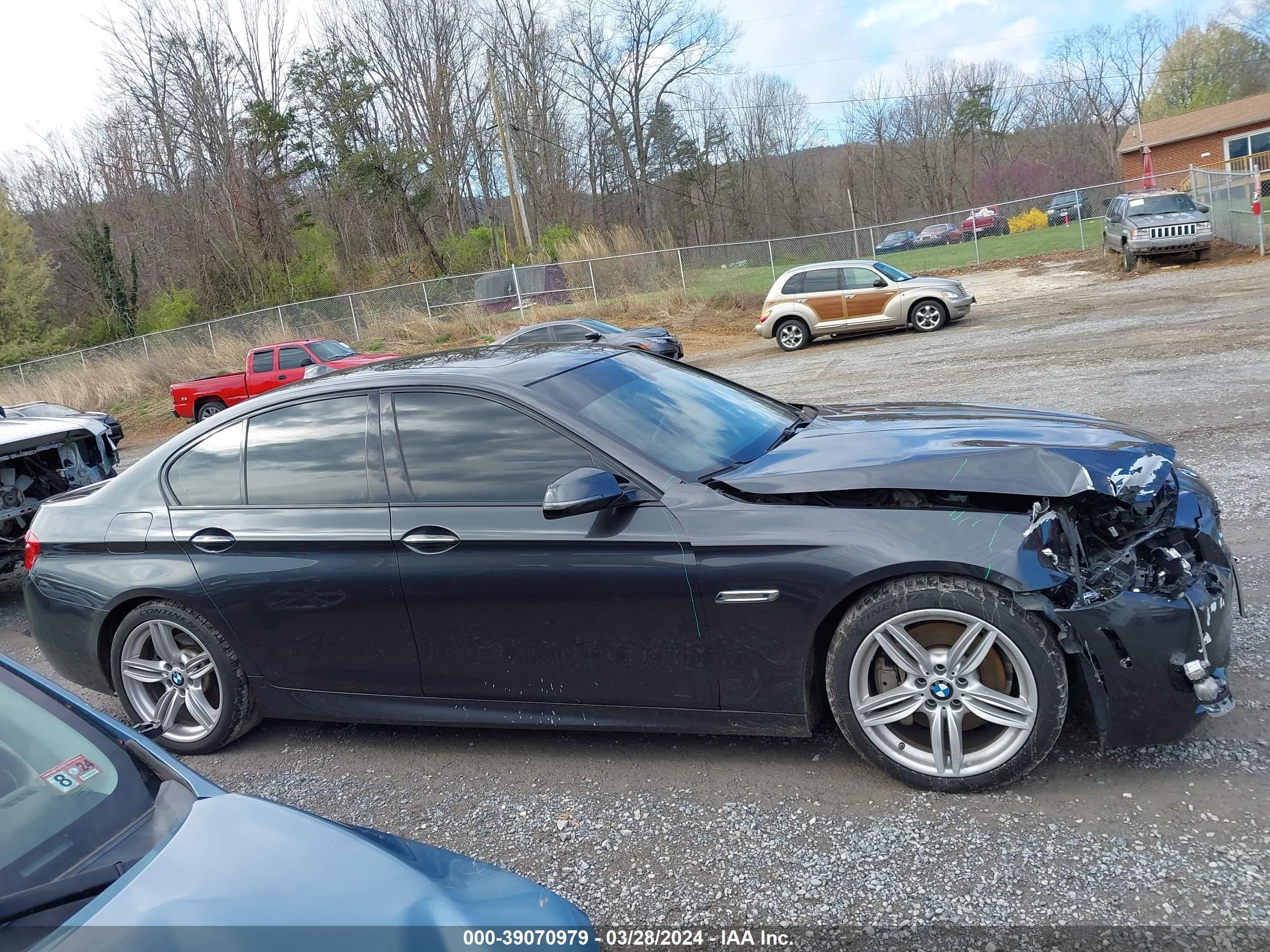 Photo 13 VIN: WBA5B1C51ED481807 - BMW 5ER 