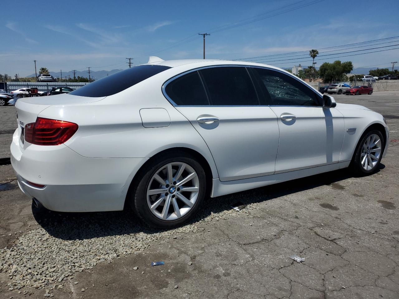 Photo 2 VIN: WBA5B1C55FD922324 - BMW 5ER 