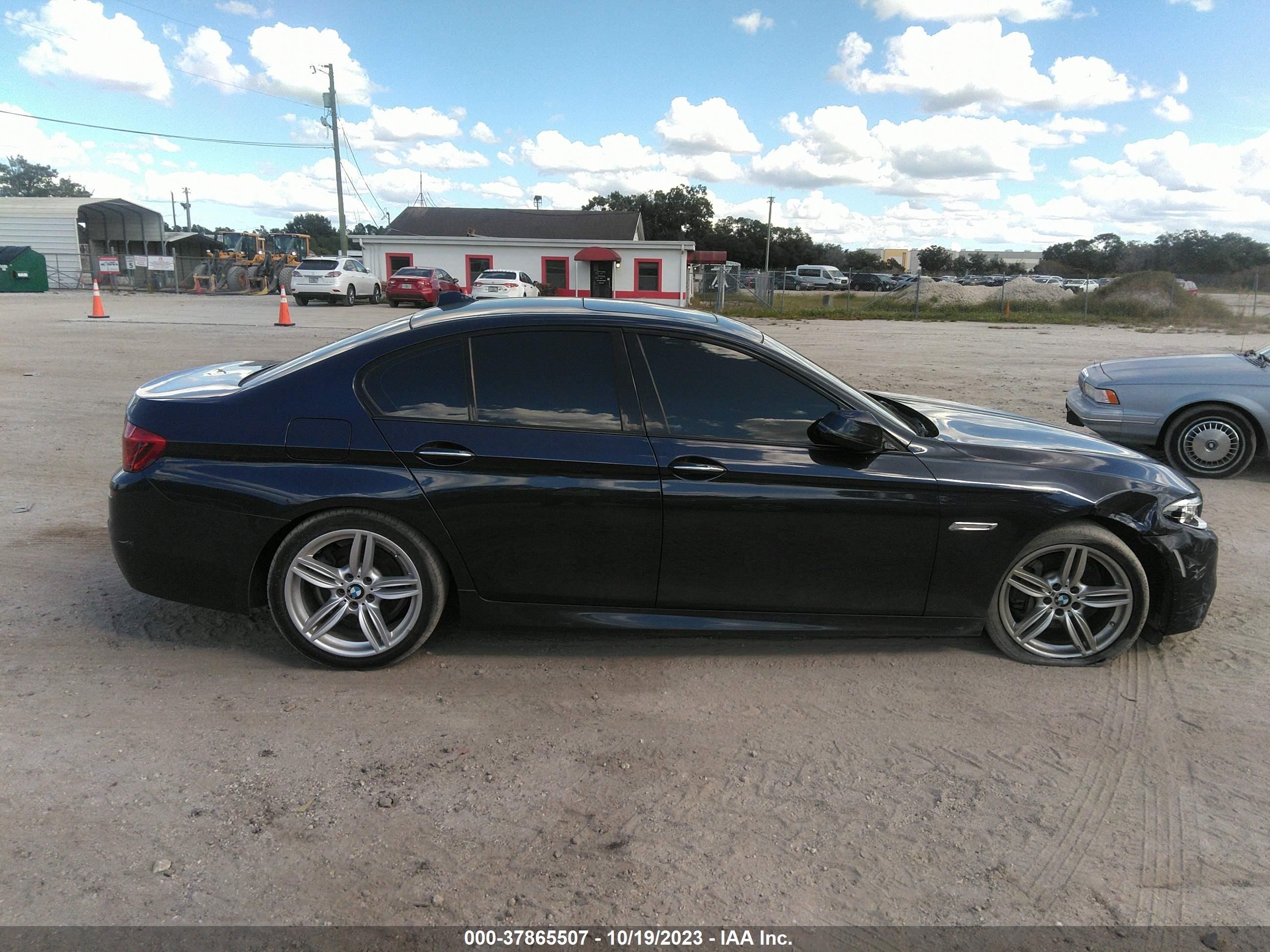 Photo 12 VIN: WBA5B1C57ED484047 - BMW 5ER 