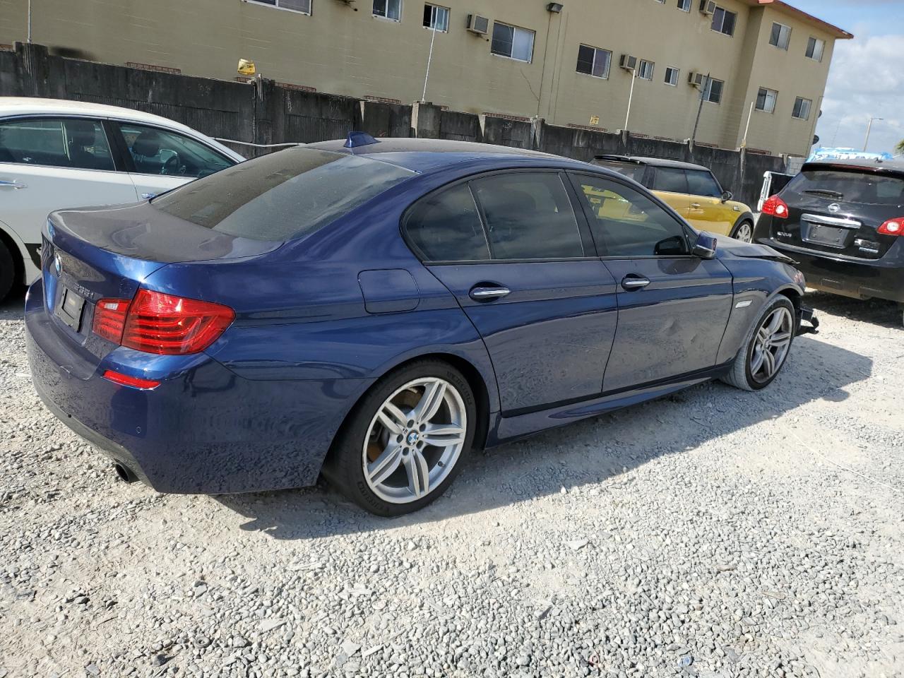 Photo 2 VIN: WBA5B1C57GG130031 - BMW 5ER 