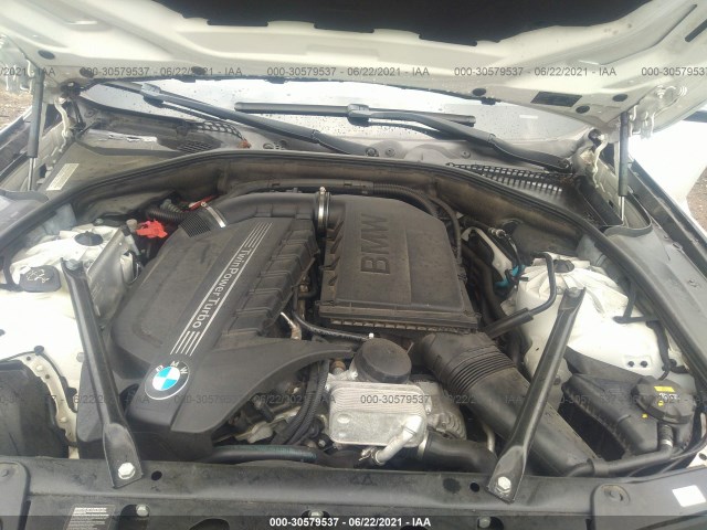 Photo 9 VIN: WBA5B1C58FG126410 - BMW 5 