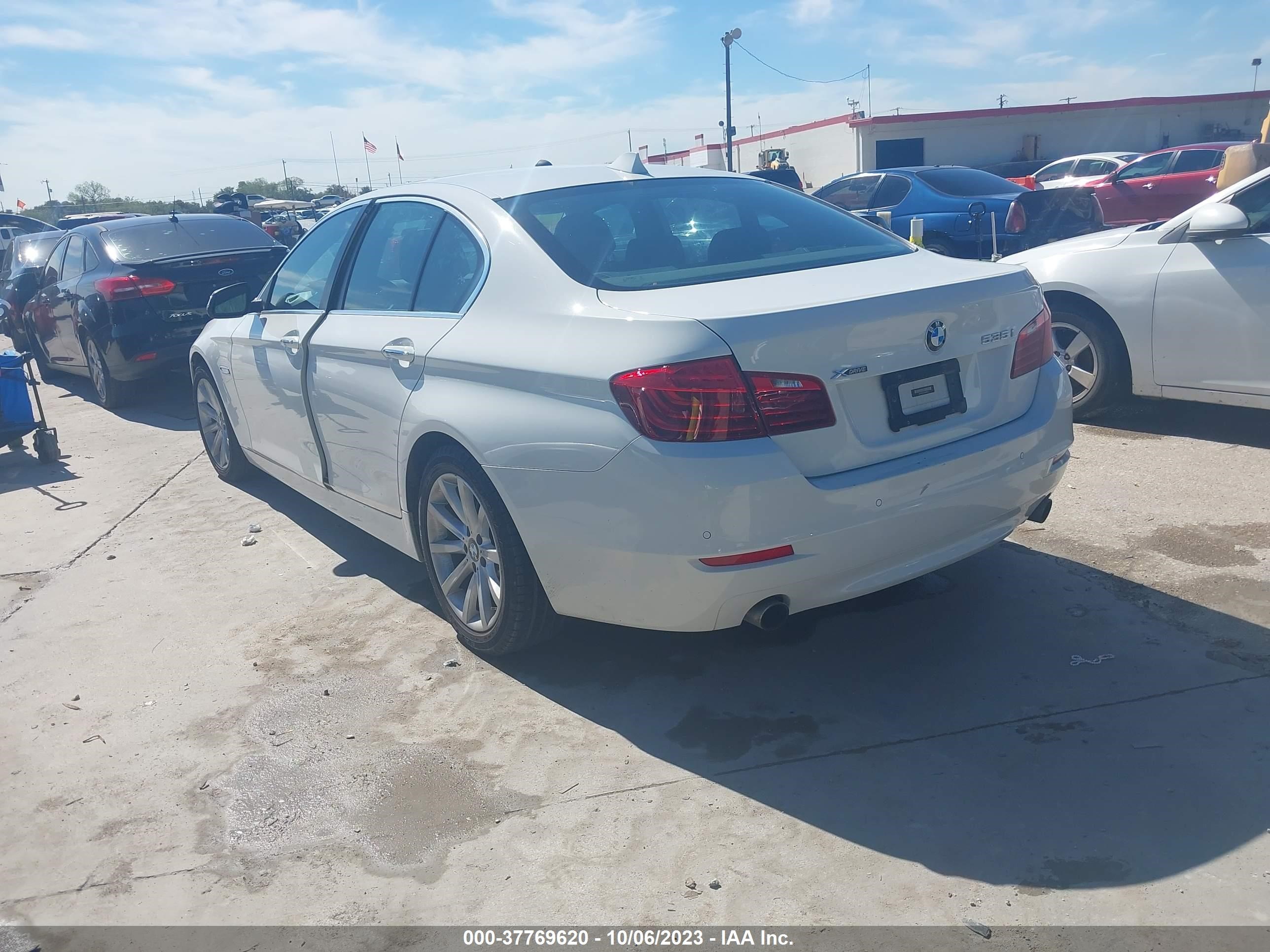 Photo 2 VIN: WBA5B3C50FD544005 - BMW 5ER 