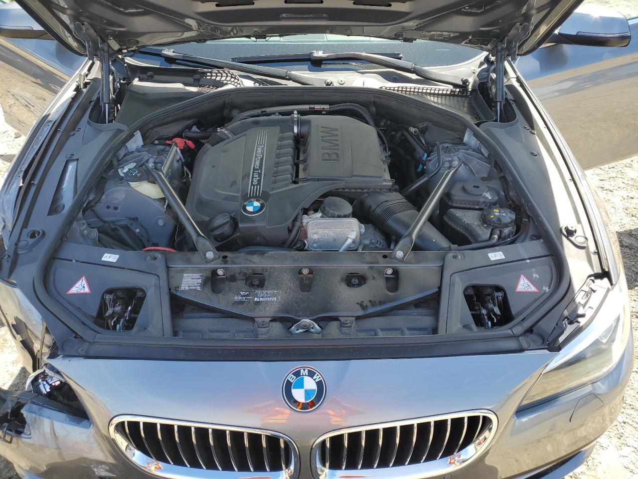 Photo 10 VIN: WBA5B3C54FD543715 - BMW 5ER 