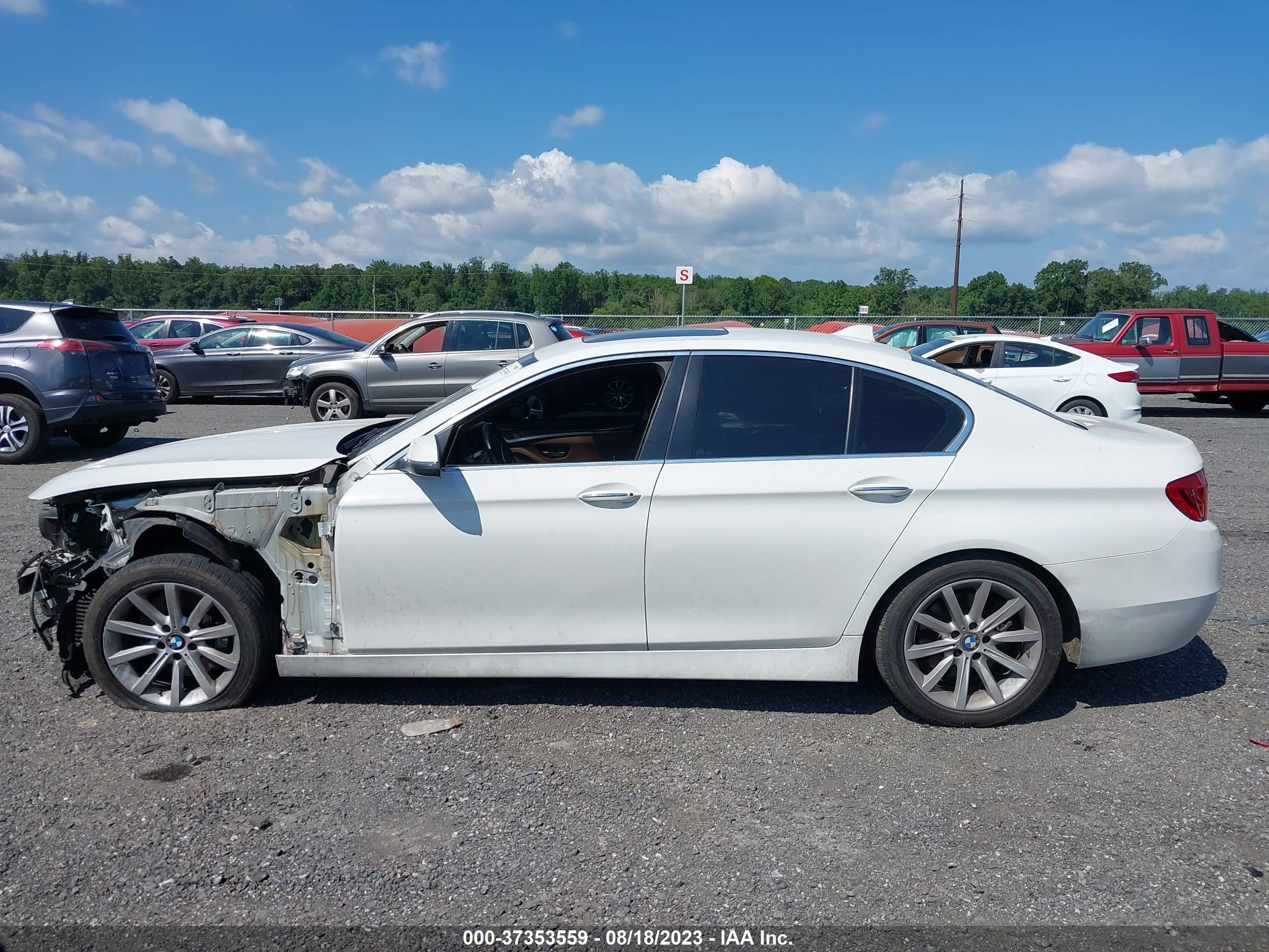 Photo 13 VIN: WBA5B3C57ED539785 - BMW 5ER 