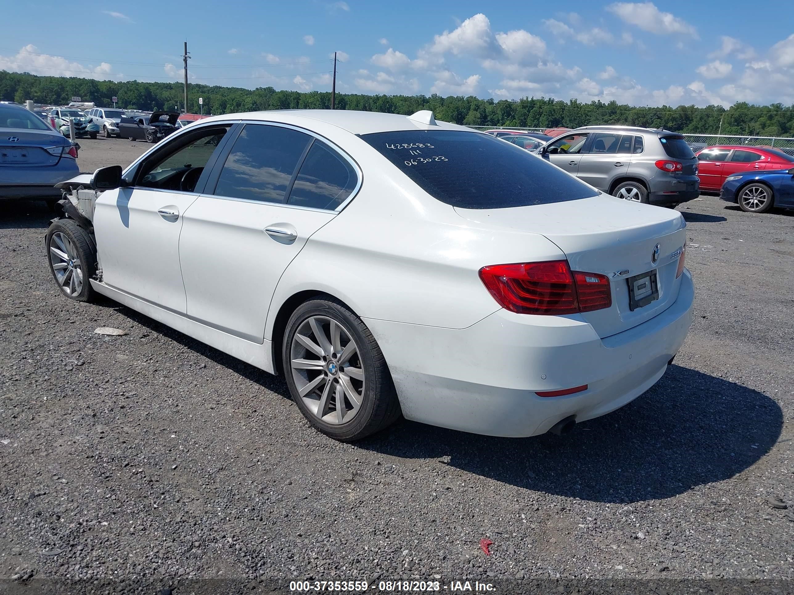 Photo 2 VIN: WBA5B3C57ED539785 - BMW 5ER 