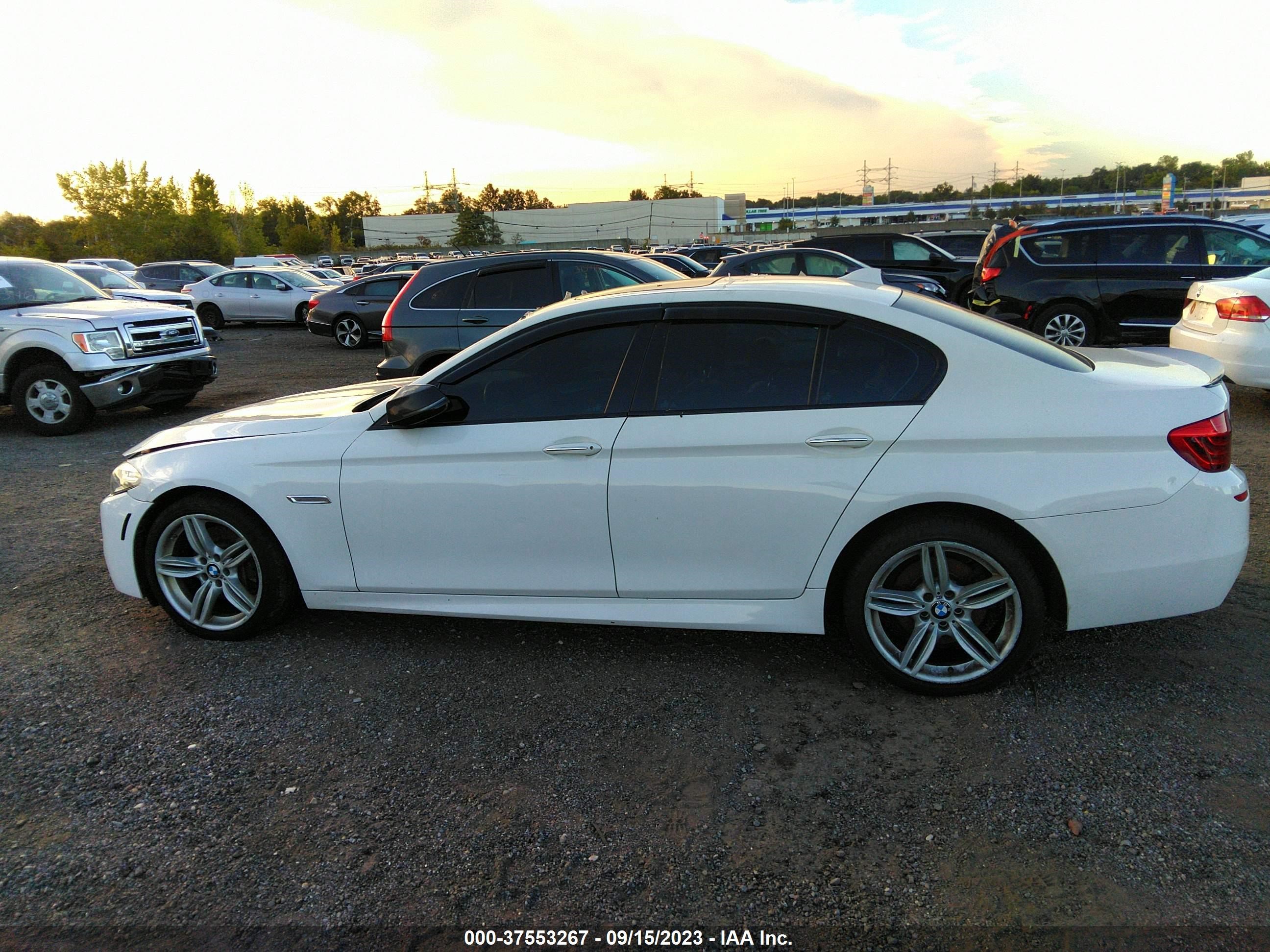 Photo 13 VIN: WBA5B3C5XFD541399 - BMW 5ER 