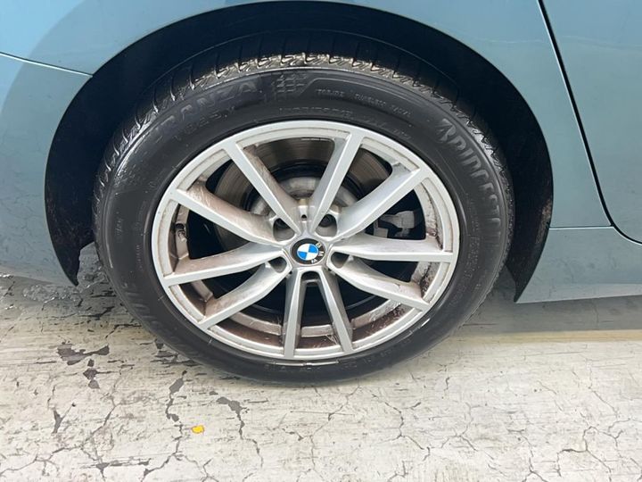 Photo 12 VIN: WBA5R11090FH47576 - BMW 330 