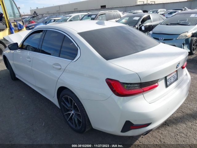 Photo 2 VIN: WBA5R1C06LFH44569 - BMW 3 SERIES 