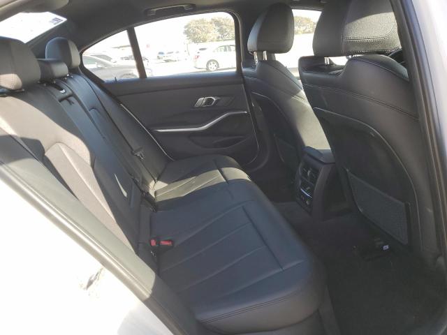 Photo 9 VIN: WBA5R1C08LFH39650 - BMW 330I 