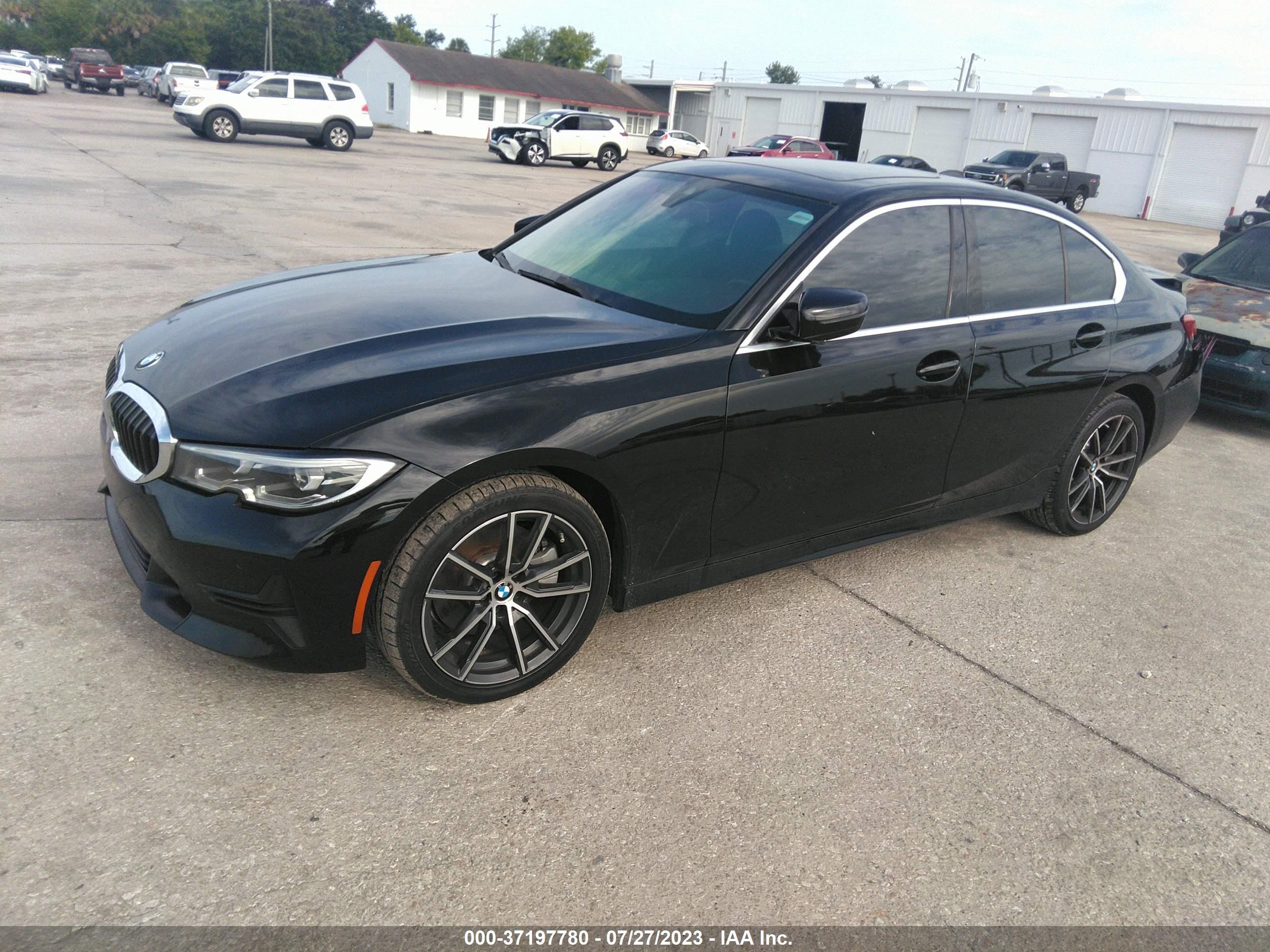 Photo 1 VIN: WBA5R1C50KAJ98372 - BMW 3 SERIES 