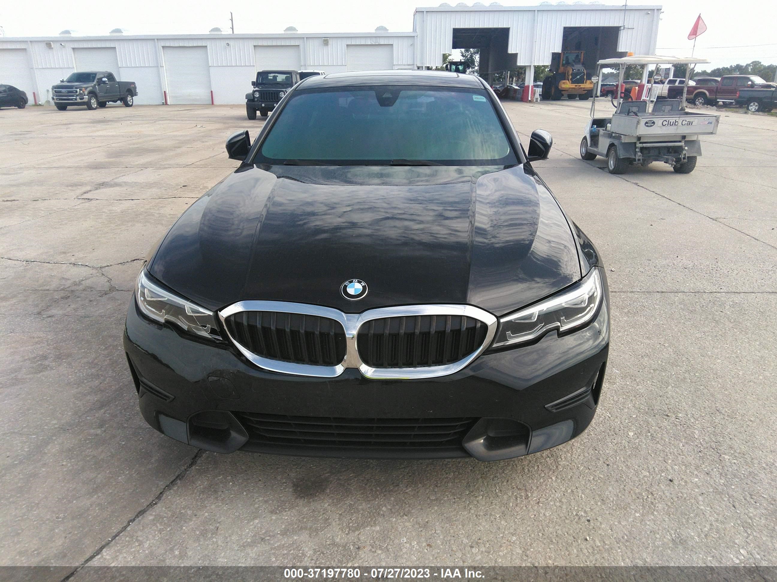 Photo 11 VIN: WBA5R1C50KAJ98372 - BMW 3 SERIES 