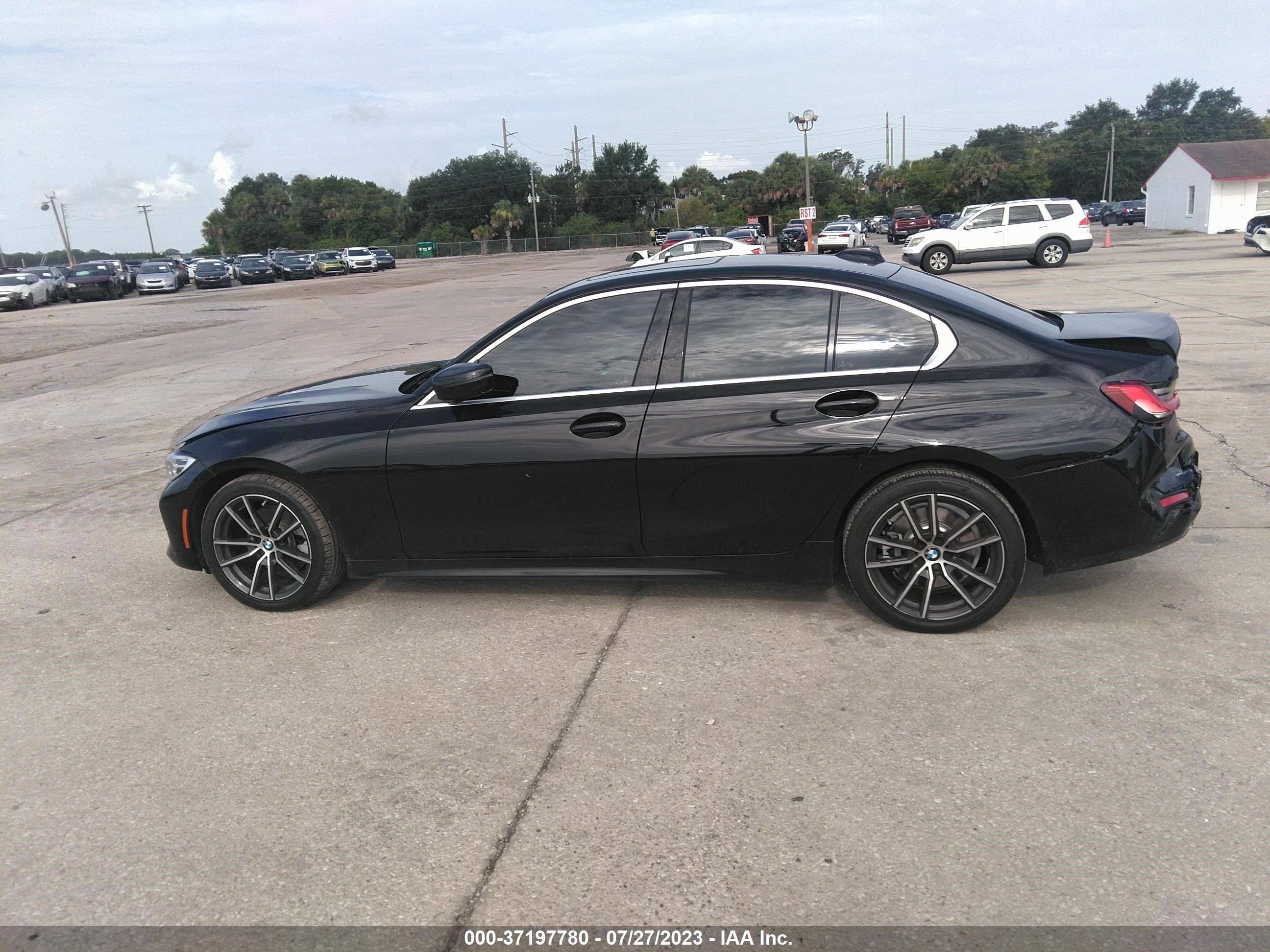 Photo 13 VIN: WBA5R1C50KAJ98372 - BMW 3 SERIES 