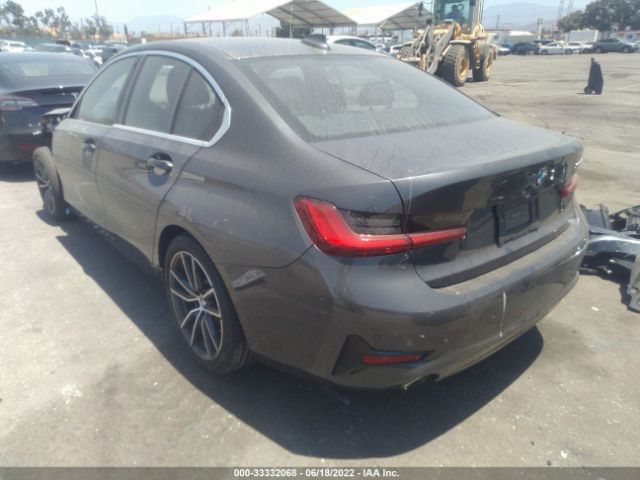 Photo 2 VIN: WBA5R1C51KFH15572 - BMW 3 SERIES 