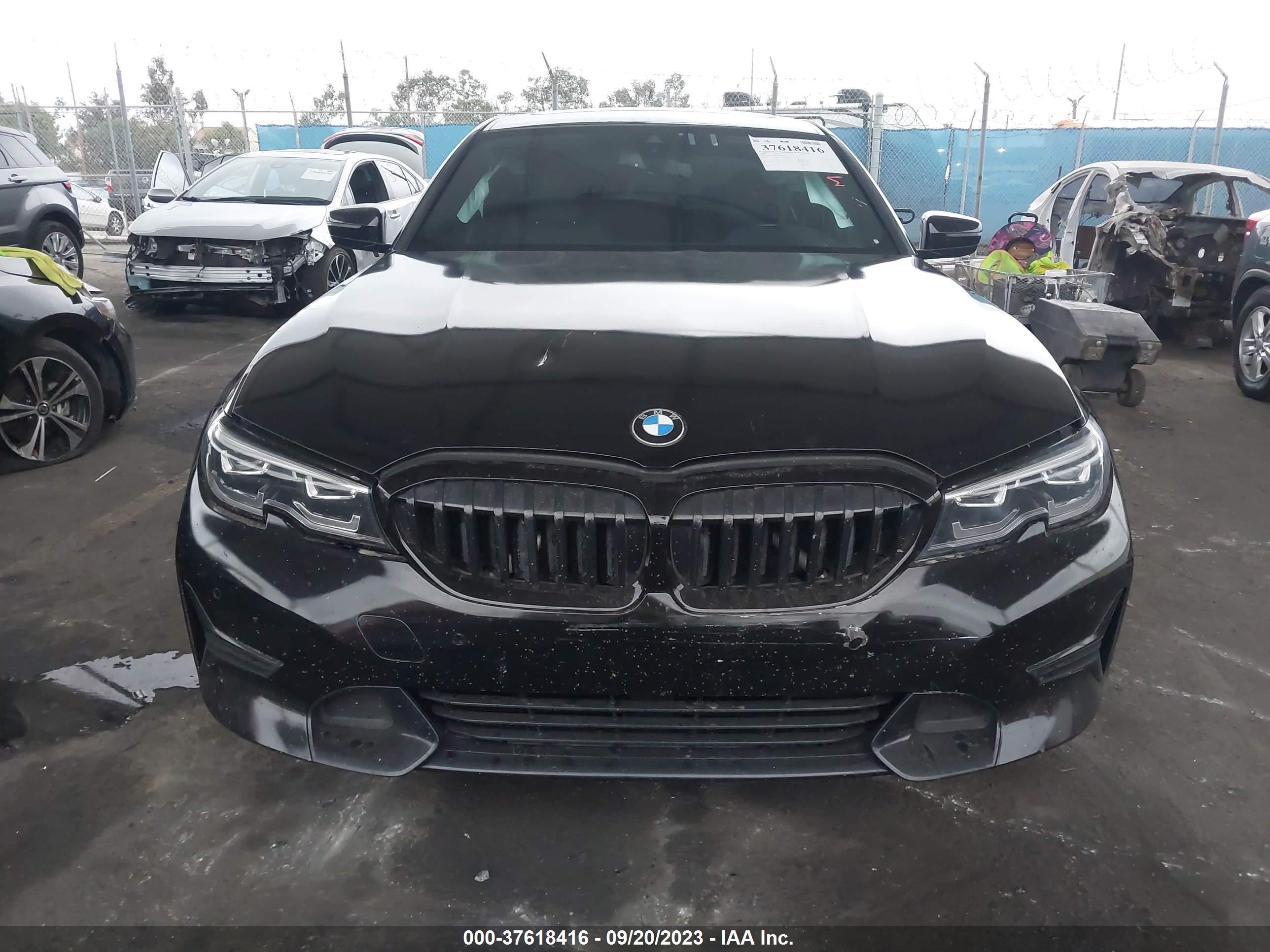 Photo 11 VIN: WBA5R1C53KAJ99158 - BMW 3ER 