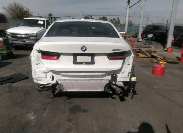 Photo 5 VIN: WBA5R1C53KFH14553 - BMW 3 SERIES 