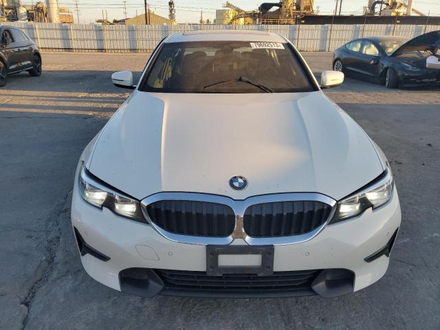 Photo 4 VIN: WBA5R1C54KAK08689 - BMW 3 SERIES 