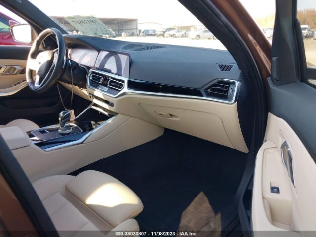 Photo 4 VIN: WBA5R1C57KAJ98949 - BMW 330I 