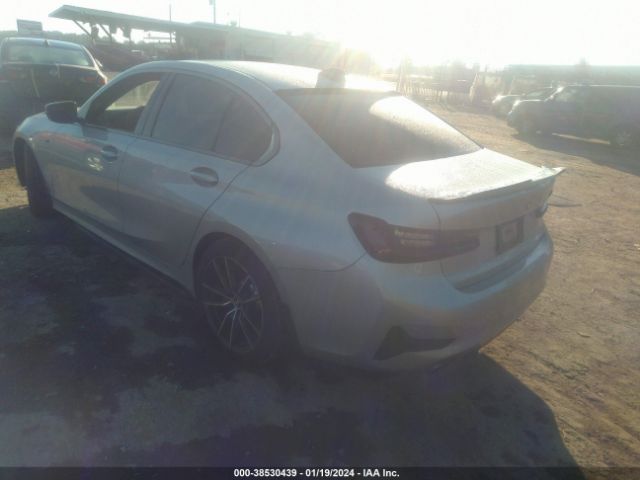 Photo 2 VIN: WBA5R1C58KAK07299 - BMW 330I 