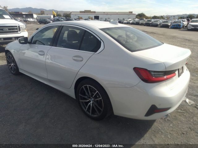 Photo 2 VIN: WBA5R1C58KAK07853 - BMW 330I 