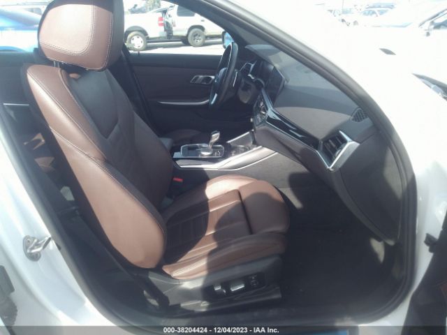 Photo 4 VIN: WBA5R1C58KAK07853 - BMW 330I 