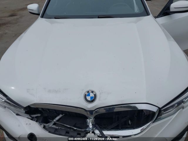 Photo 9 VIN: WBA5R1C59KAK07571 - BMW 330I 